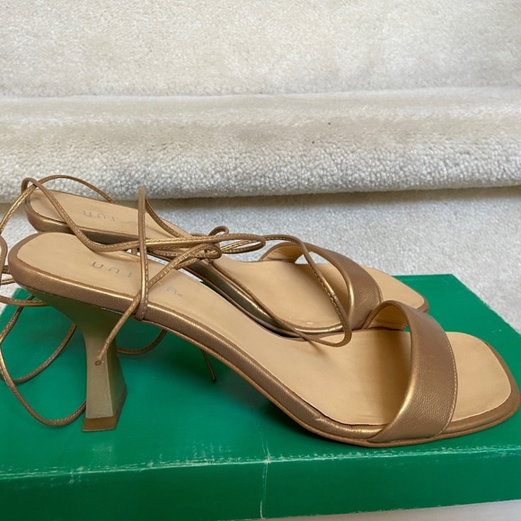 unisa gold strappy / ankle wrap leather sandals - Picture 2 of 5